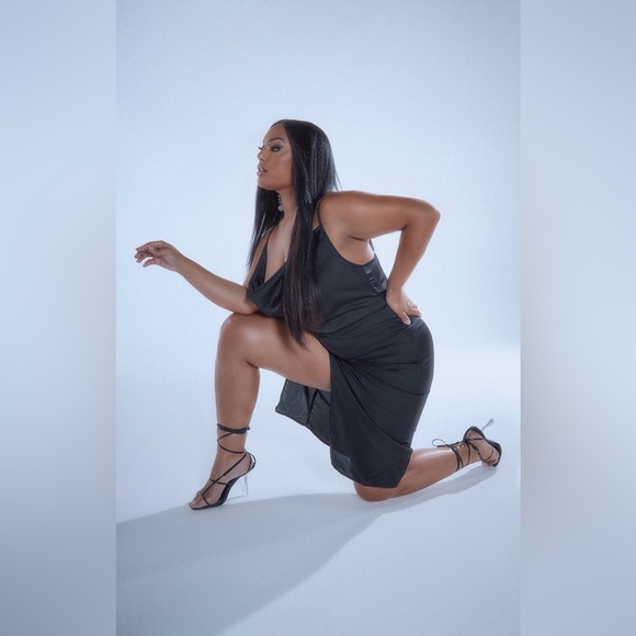 ๐PLT Plus Black Strappy Satin Cowl Midi Dress - NWT ๐ - Picture 3 of 6